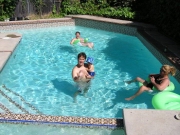 Lisa 2305.JPG: 2005/05/14 - Victor Learns to Swim - 2005